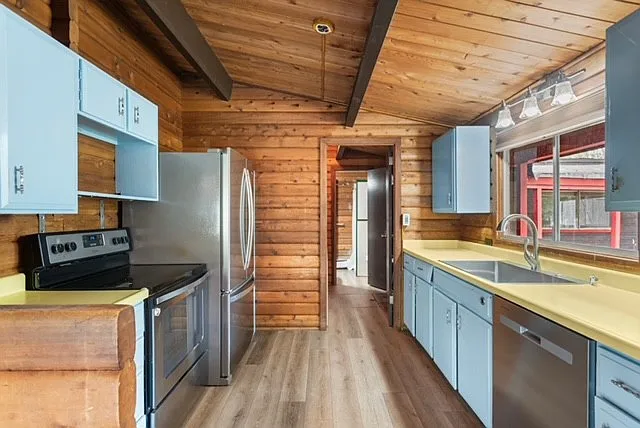 1285 Riverside Dr — Photo 14