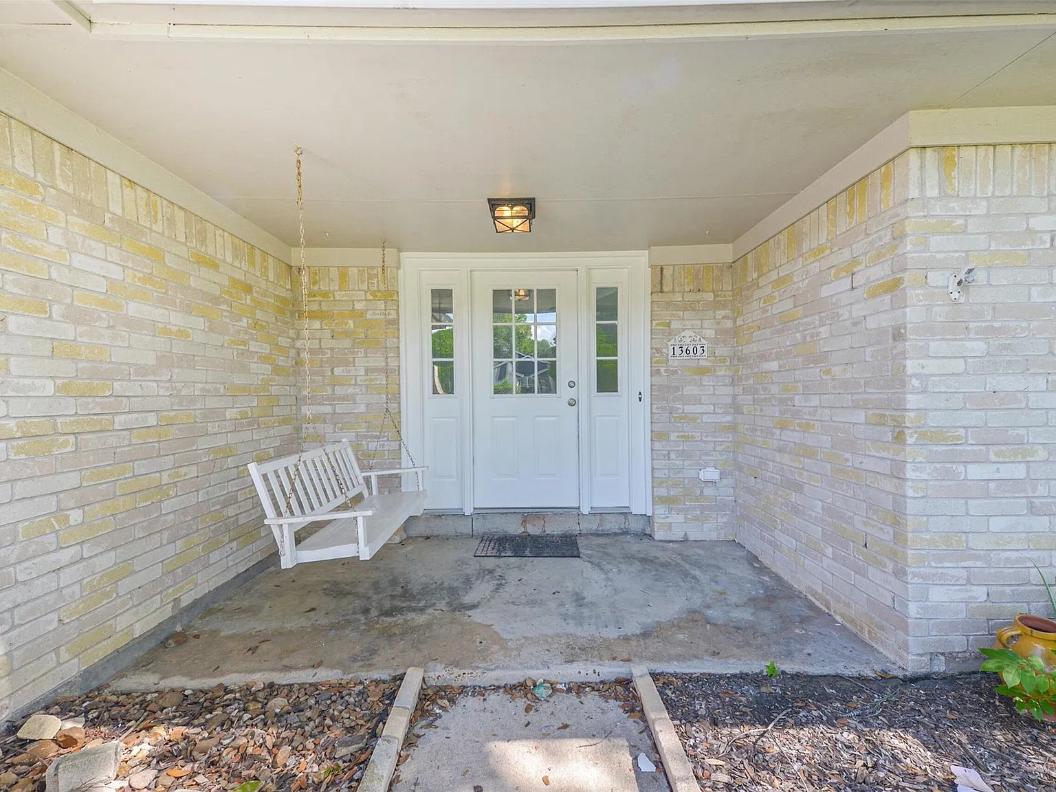 3 bed, 2.0 bath, 1512 sqft, $2,000 — Photo 2