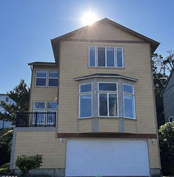 1st image of 4536 SW Beach Ave