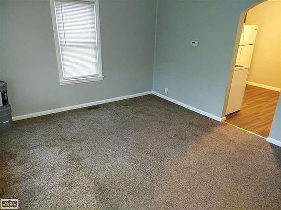 5th image of 25810 Fern St