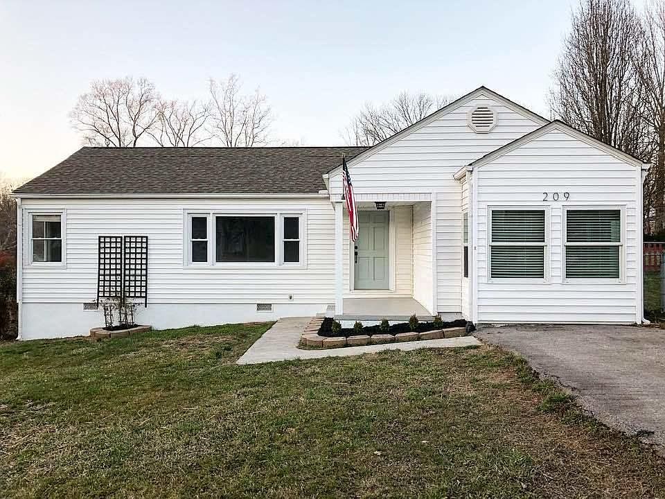1st image of 209 Hermitage Dr