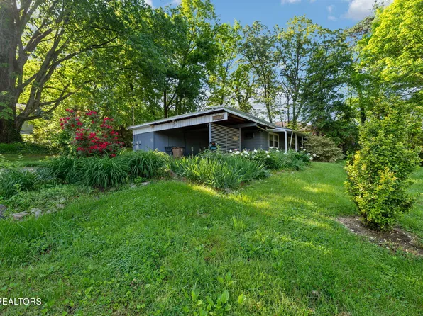 1700 Lockwood Dr, Knoxville, TN 37918