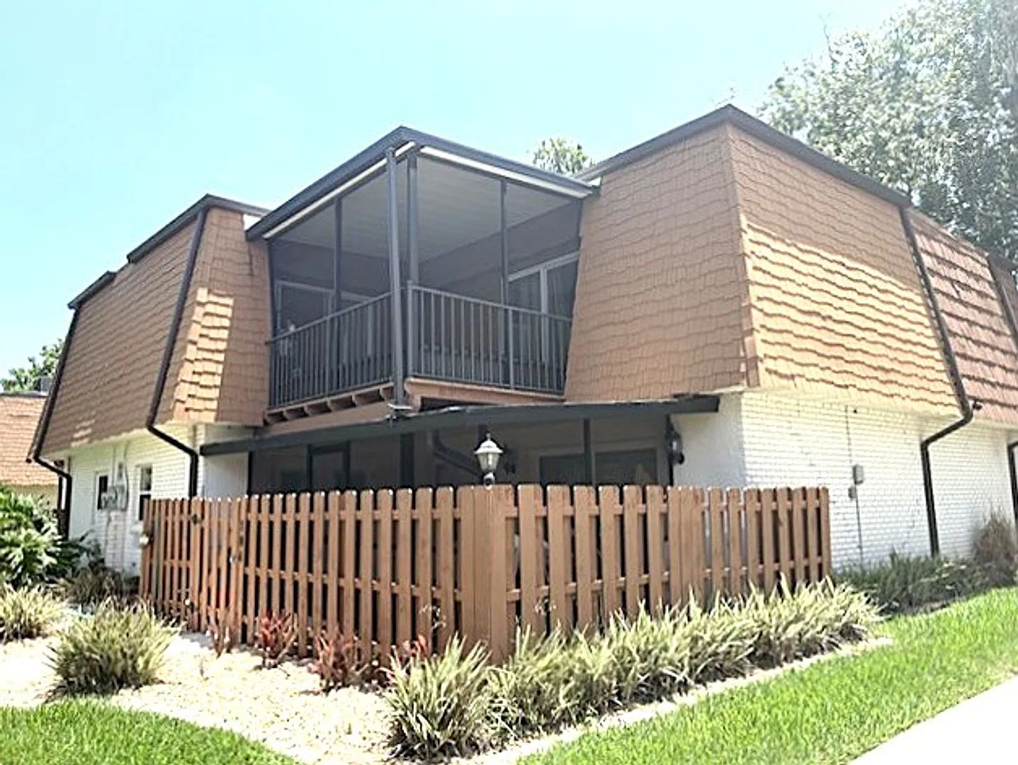 Adorable 2 Bedroom Townhome in Port Orange! — Photo 2
