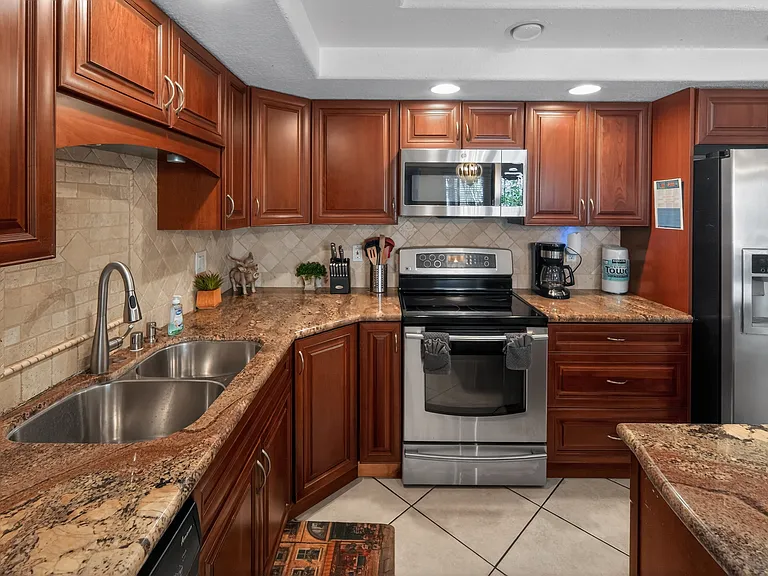 Kitchen / Stainless Steel Appliances