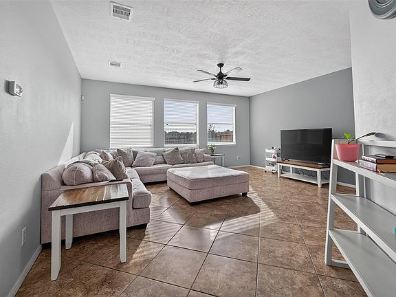 5th image of 8002 Berkely Ct
