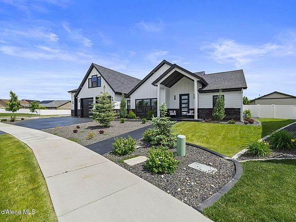 3rd image of 898 W Wayward Cir
