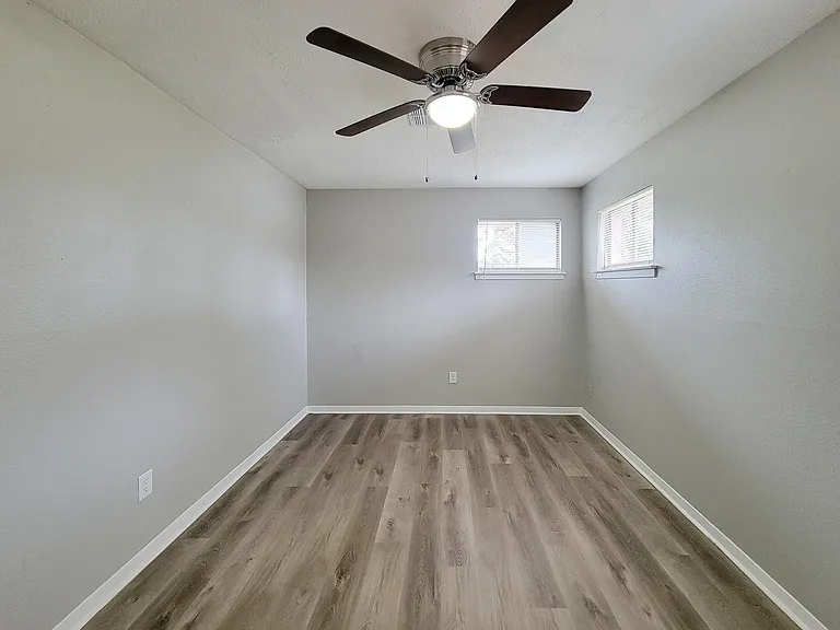 3121 Proswimmer St — Photo 15