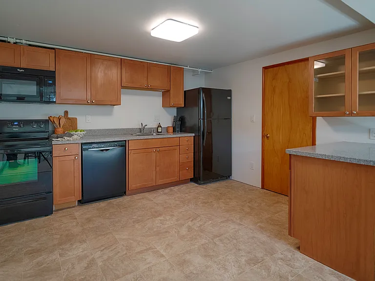 540 N 83rd St #B — Photo 3