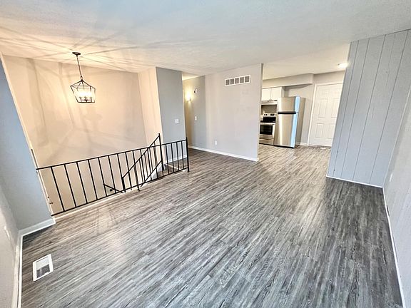 2nd image of 1709 Atson Ln