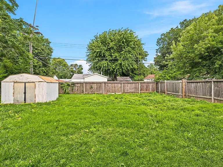 4533 S Oak Ave — Photo 9