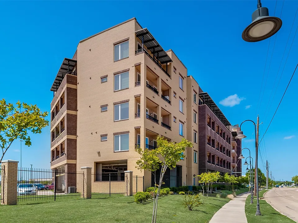 1220 W Trinity Mills Rd #5003