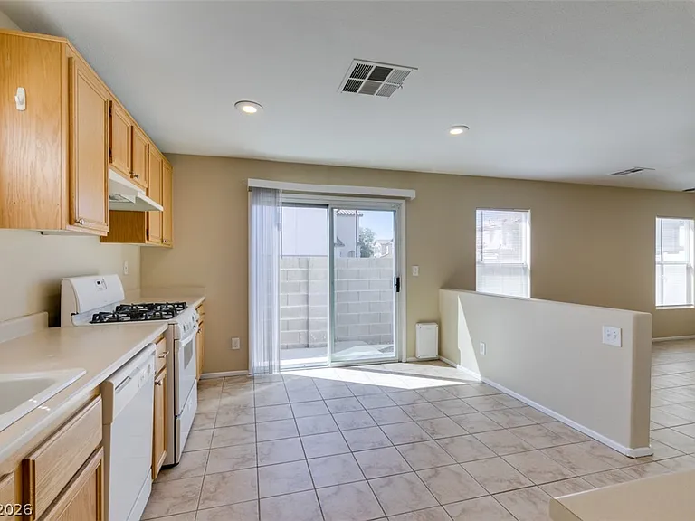 1170 Orange Meadow St — Photo 13