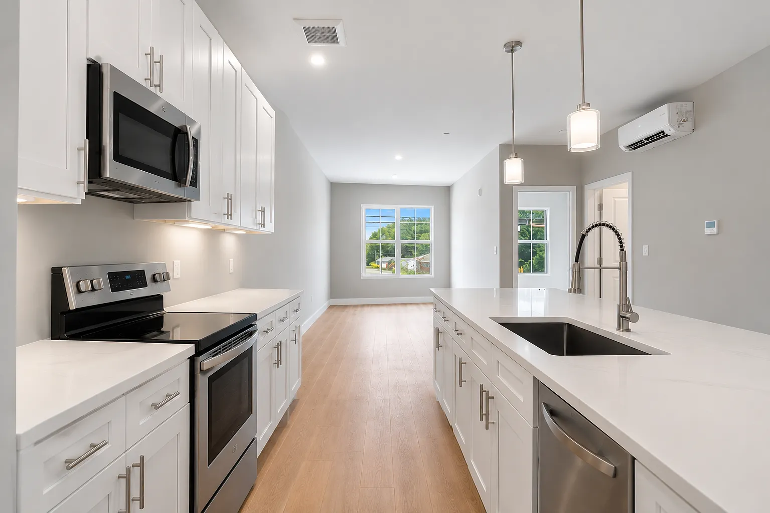 1 bed, 716 sqft, $3,130 — Photo 1