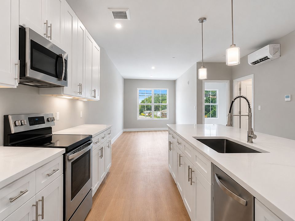 1st image of 298 Main St #2B