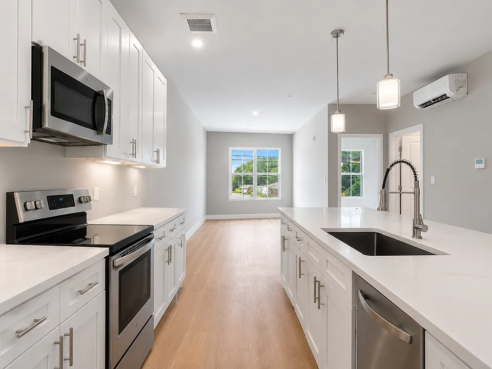 298 Main St #2B