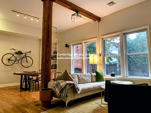 253 Norfolk St #16 Photo 1