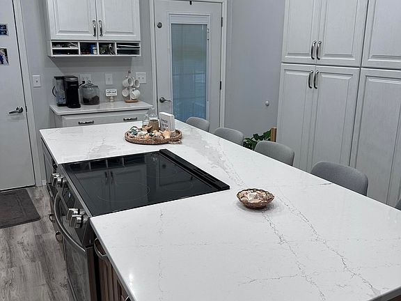 3rd image of 502 Silver Ln
