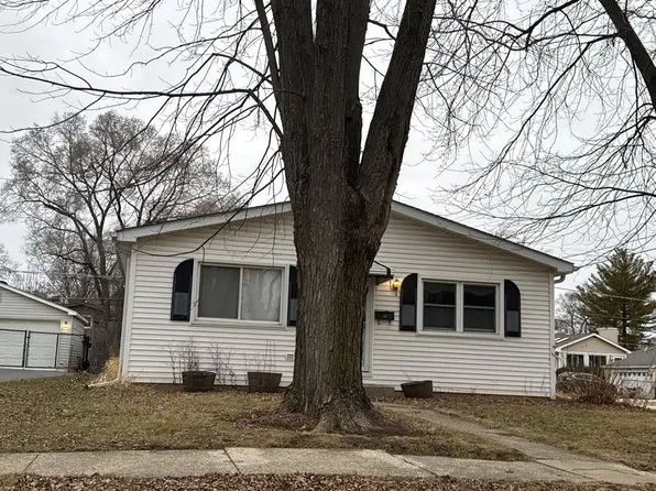 70 N Idlewild Ave, Mundelein, IL 60060