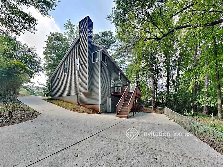 2505 Desiree Way — Photo 25