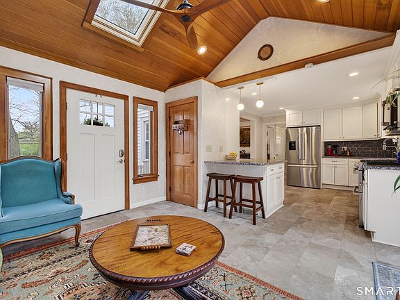 5th image of 340 Cow Hill Road