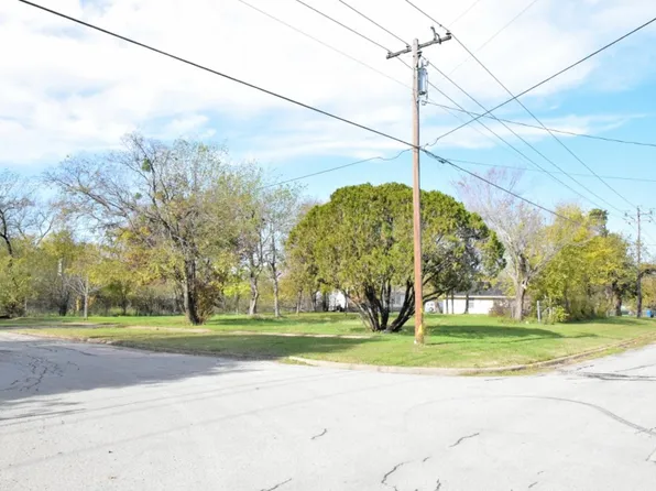 718 E 11th Ave, Corsicana, TX 75110