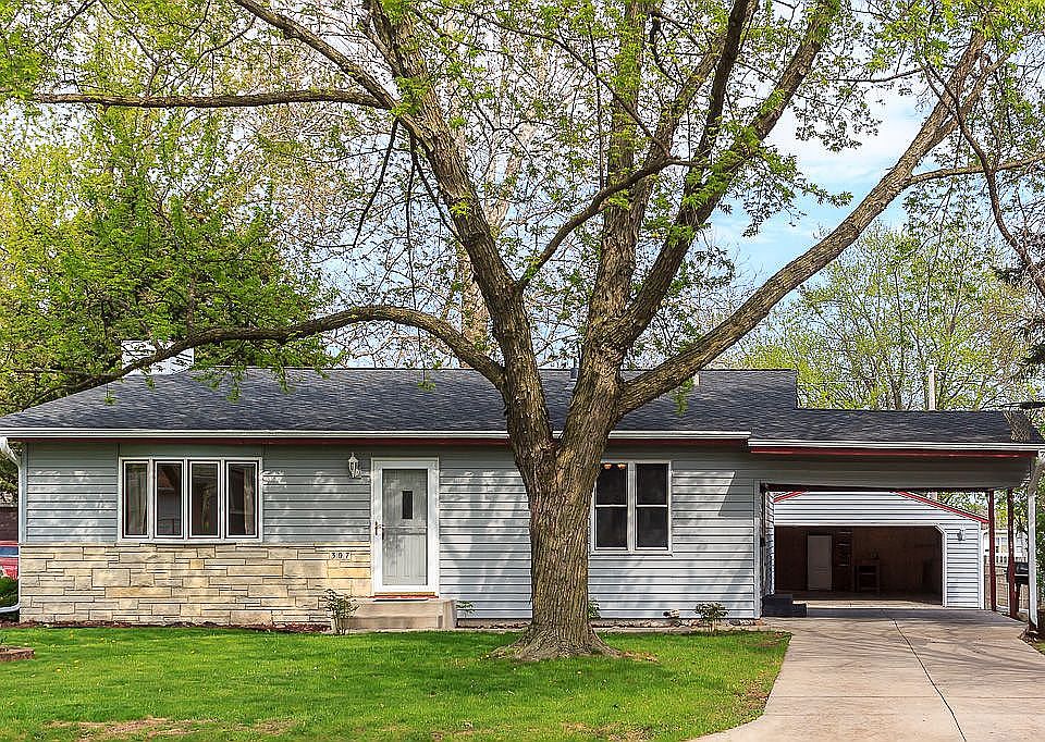 307 8th Ave, Hiawatha, IA 52233 Zillow
