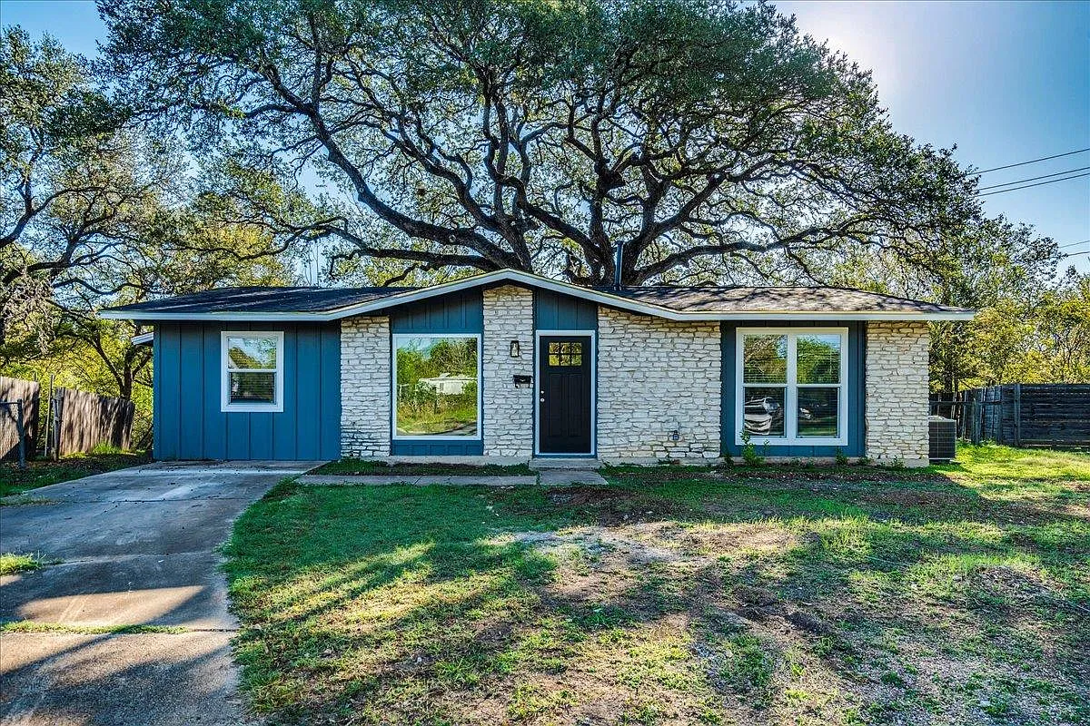4 bed, 2.0 bath, 1297 sqft, $2,950 — Photo 1