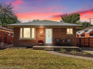 6047 N Highland St, Dearborn Heights, MI 48127