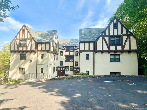 64 Kensington Rd APT 3C, Bronxville, NY 10708
