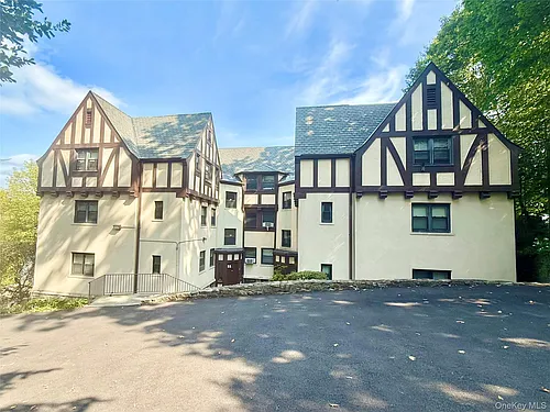64 Kensington Rd Photo 1