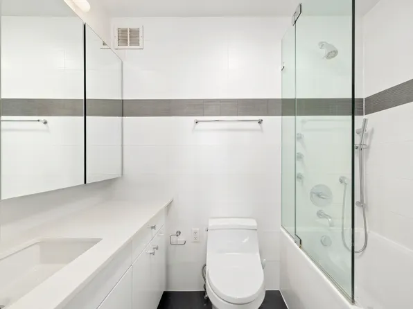 330 East 38th Street image 8 of 10