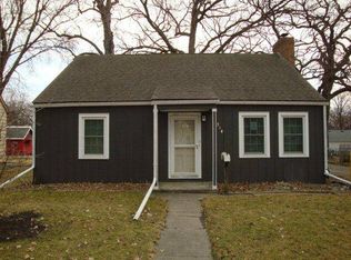 584 Juergens Rd SW, Hutchinson, MN 55350