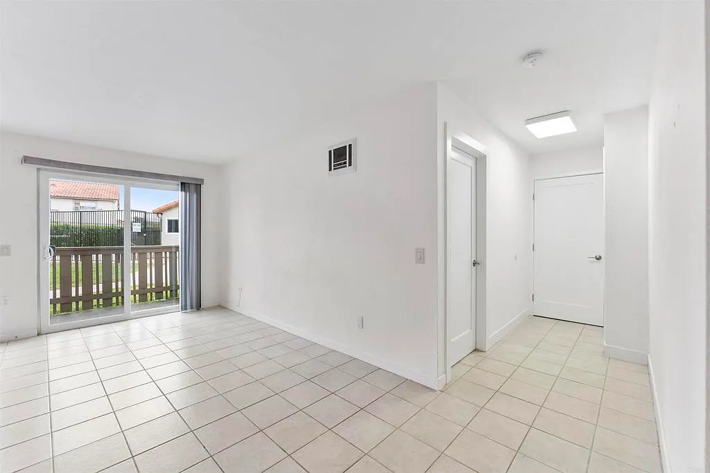 1 bed, 636 sqft, $2,200 — Photo 2