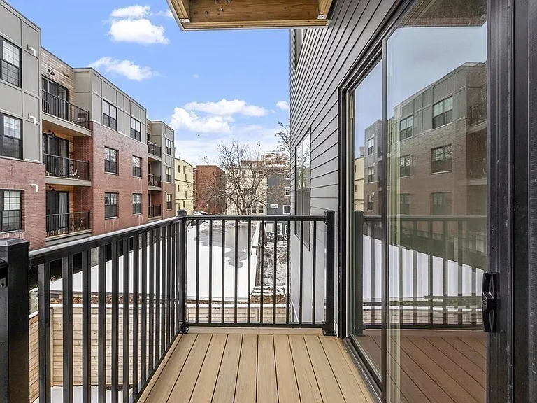 205 Maverick St #201 — Photo 26