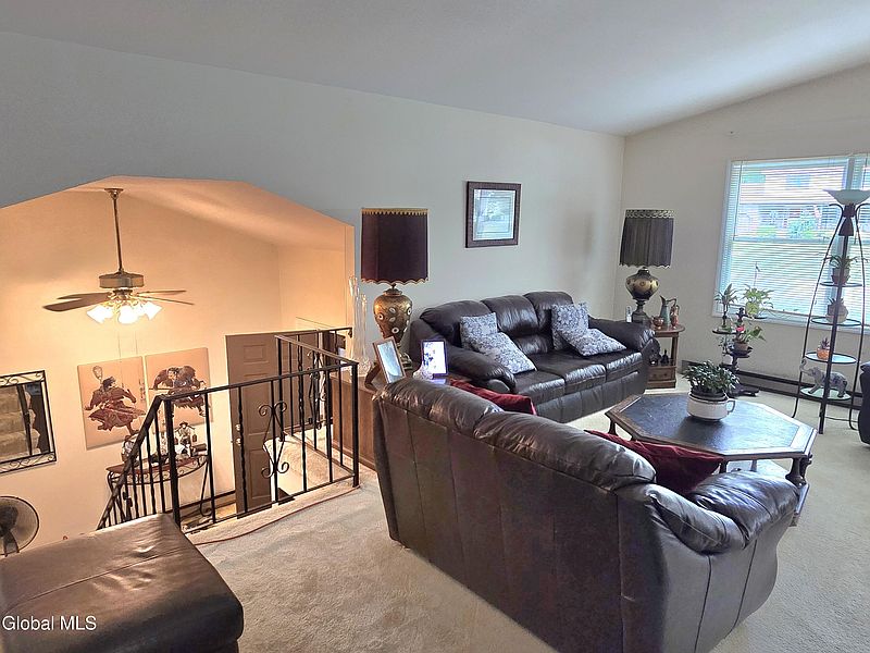 4th image of 12 Winkel Way