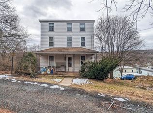 67 Coal St, Middleport, PA 17953