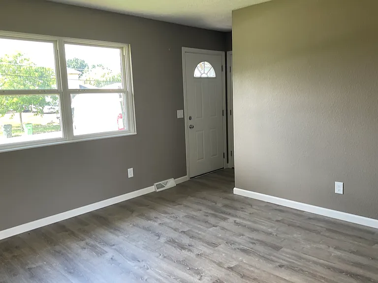 1841 Lakeview Dr #1 — Photo 7