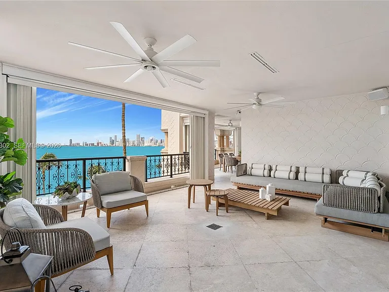5242 Fisher Island Dr #5242 — Photo 36