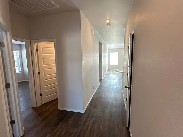 8307 E Queens St — Photo 14