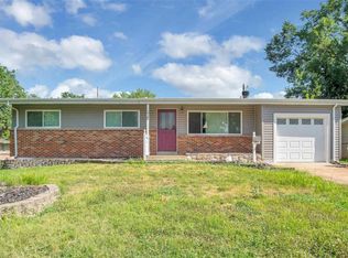 2145 Cardinal Dr, Florissant, MO 63033