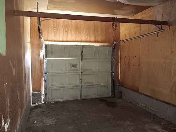 2nd image of 103 S Emmerson St