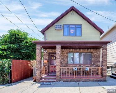 24 Sisson Ct, Bayonne, NJ, 07002
