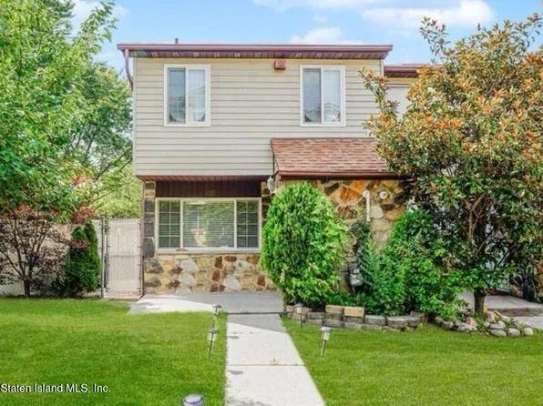 25 Fuller Ct #A, Staten Island, NY 10306