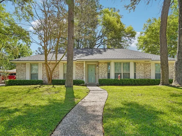 5923 Pinewood Springs Dr, Houston, TX 77066
