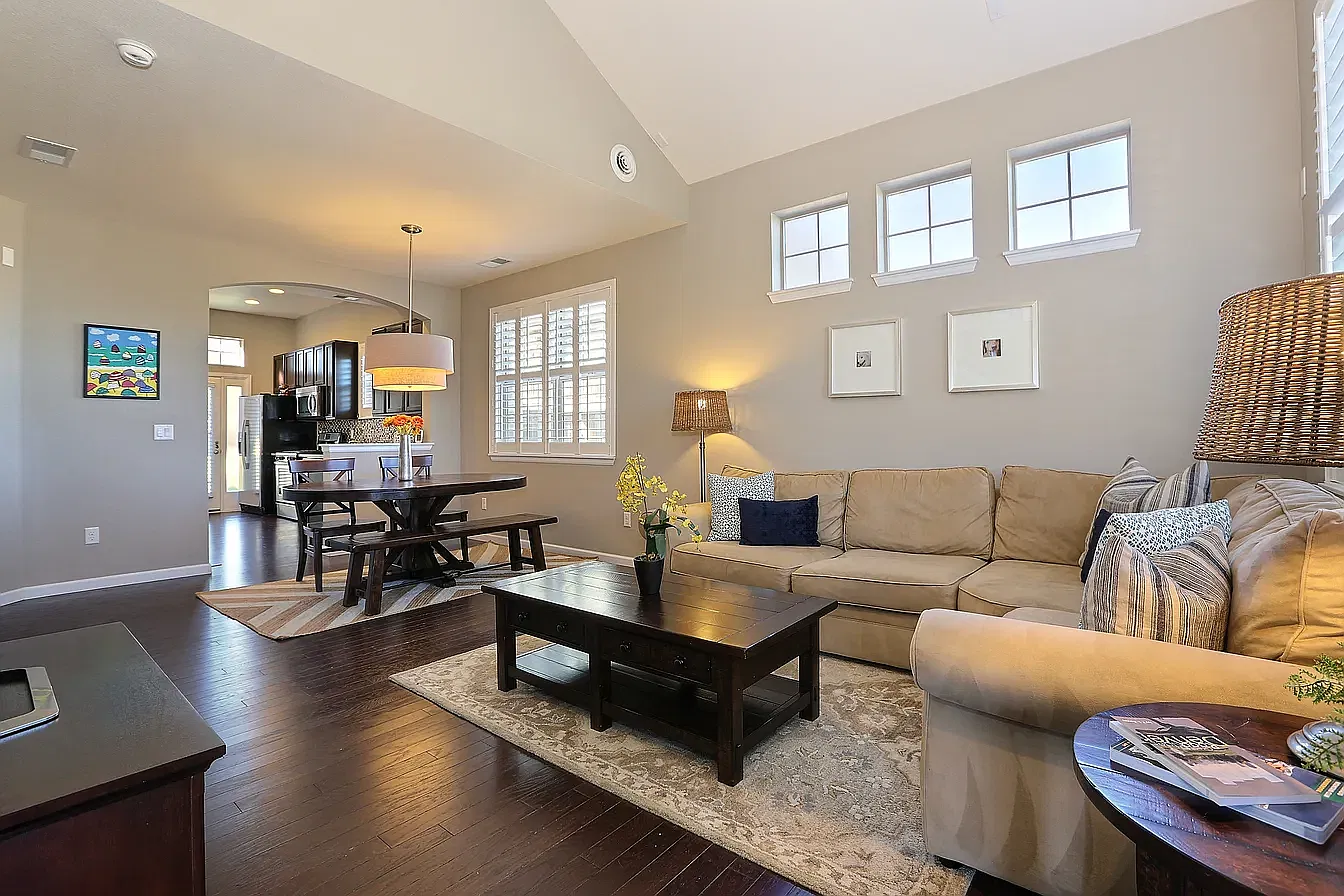 3 bed, 1421 sqft, $3,000 — Photo 1