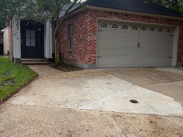 551 Bonarbridge Dr, Baton Rouge, LA 70808