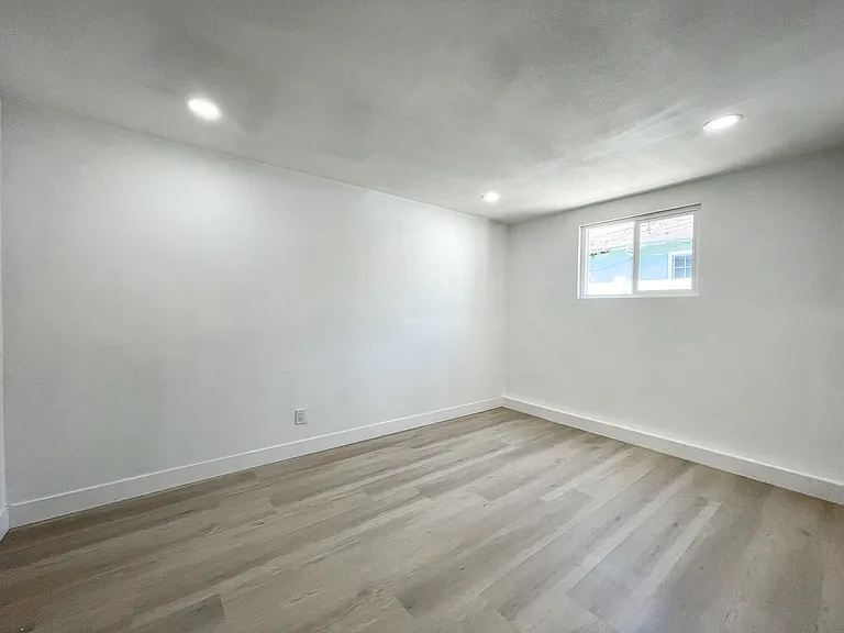 820 Larimore Ave #B — Photo 7