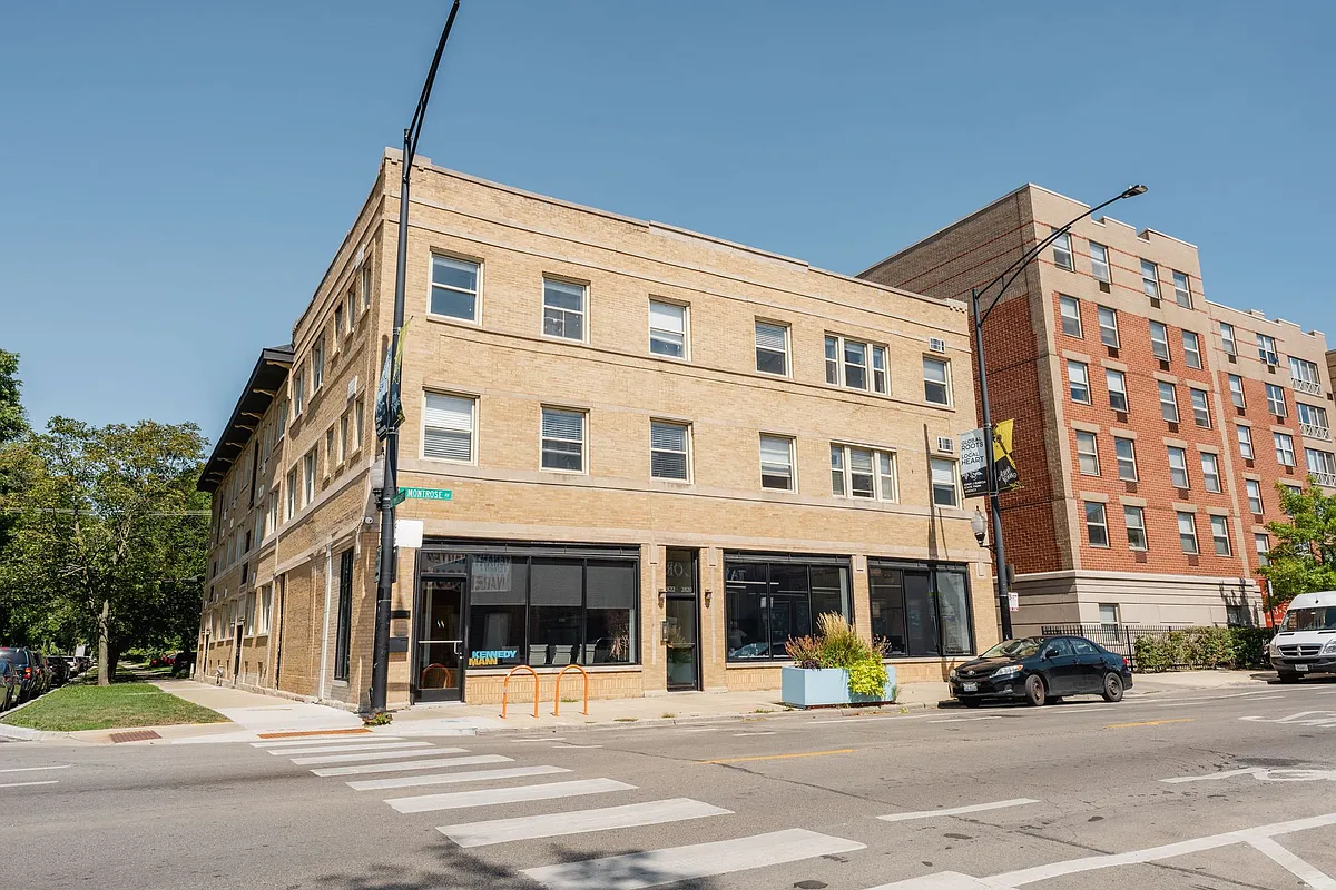 Building Photo - 4403 N Mozart St #2