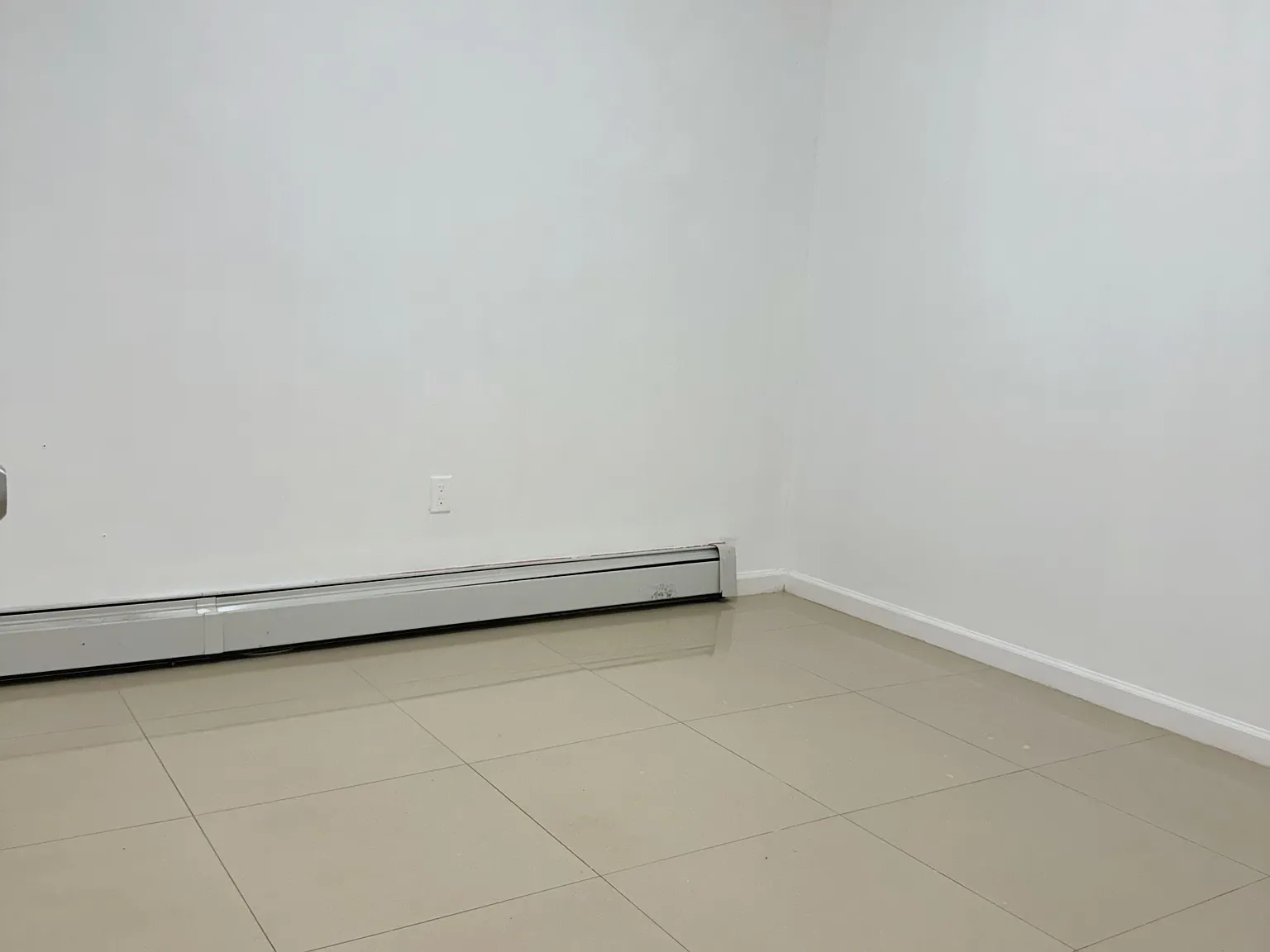 2 bed, 700 sqft, $1,950 — Photo 2