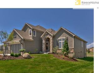 9520 W 164th Pl, Overland Park, KS 66085